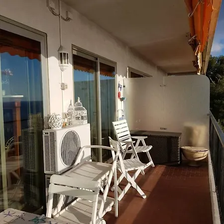 Daire Terrace Blue *