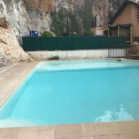 Terrace Blue Daire *